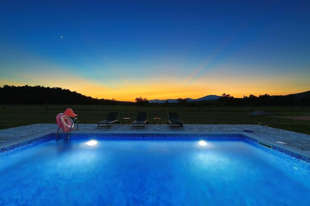 Holiday House Aurora Borealis Ervenik المظهر الخارجي الصورة